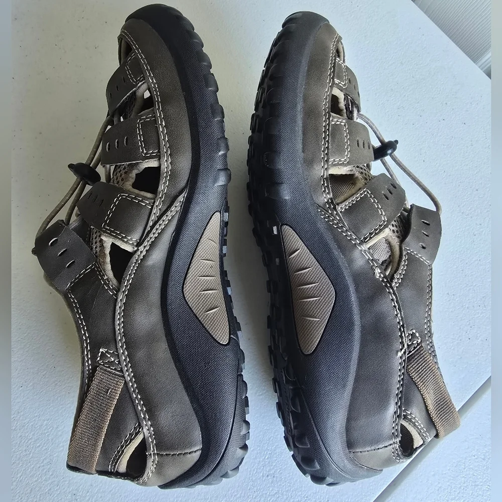 Dockers sandals listing last